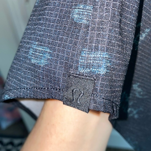 Men’s Airing Easy Black Patterned Polo - Picture 4 of 4